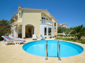  Holiday Home Valdor  Трибунь